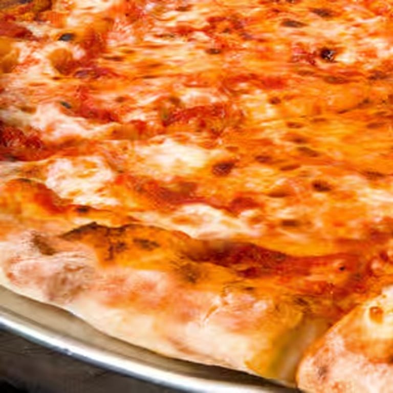 Delicious Thin Crust Pizza